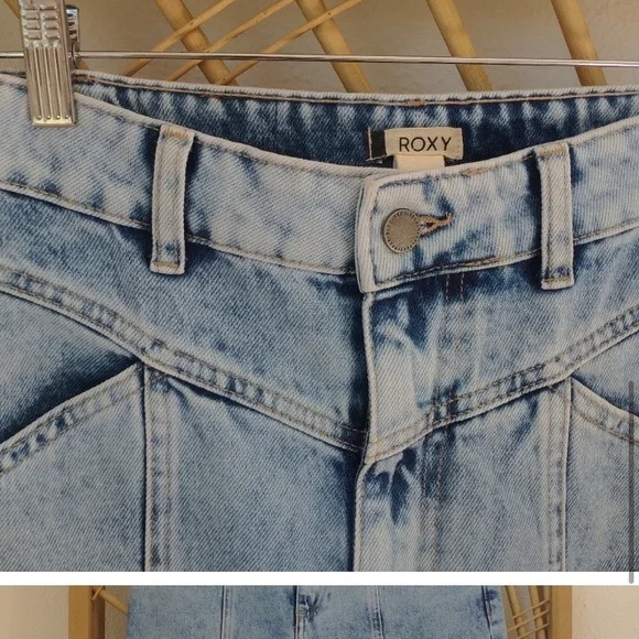 Roxy World Wide Woman Mom Fit Jeans, High Waist / Size 27 - Picture 6 of 12